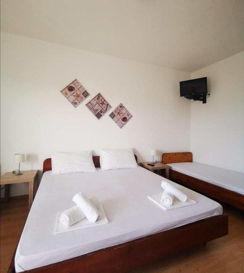 Apartments Plazibat Škrip Exteriér fotografie