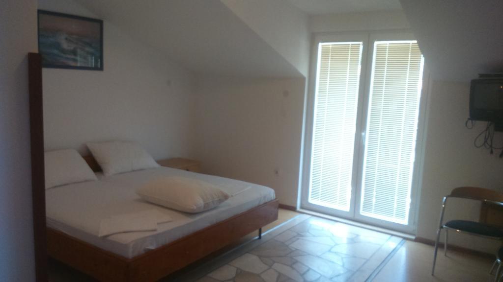 Apartments Plazibat Škrip Pokoj fotografie