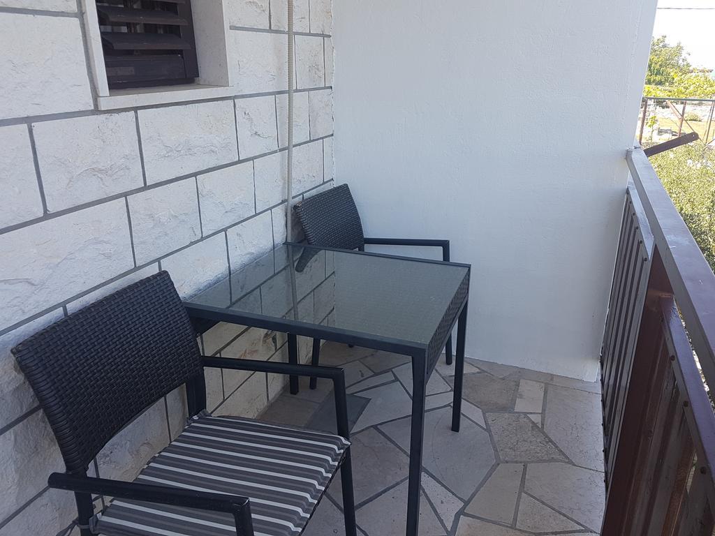 Apartments Plazibat Škrip Exteriér fotografie