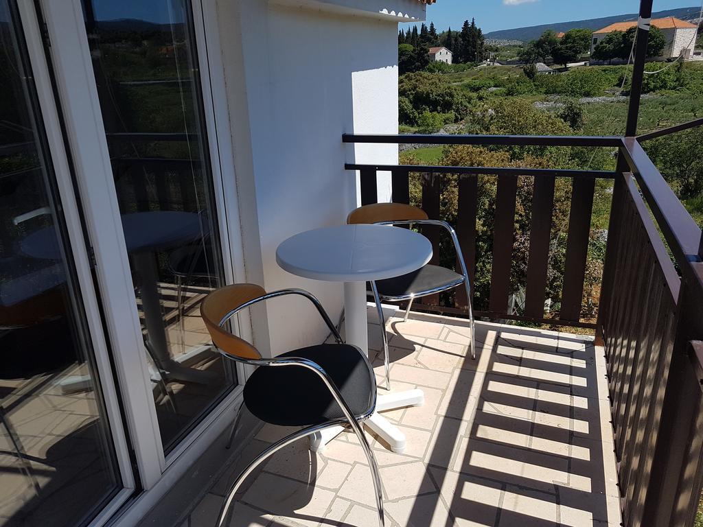 Apartments Plazibat Škrip Exteriér fotografie