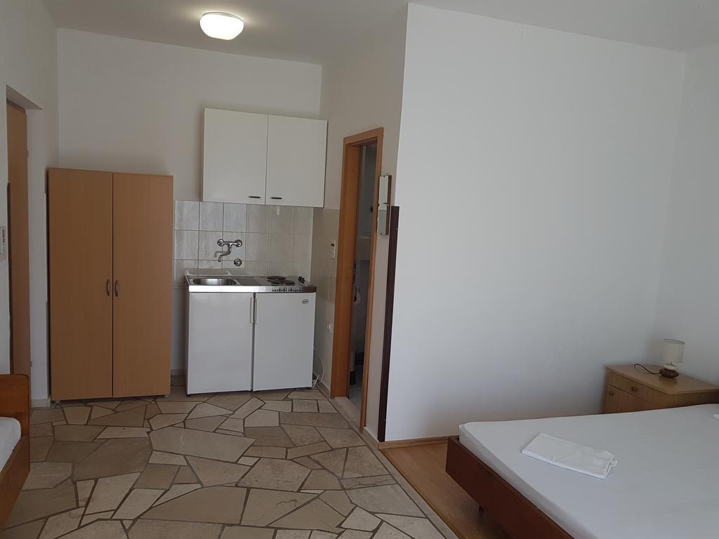 Apartments Plazibat Škrip Exteriér fotografie