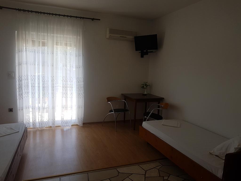 Apartments Plazibat Škrip Exteriér fotografie